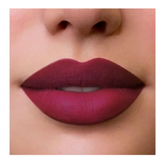 Labial Líquido Vogue A Prueba De Besos Valiente 3ml